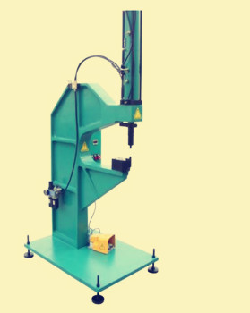 國產鉚接機多少錢一臺？